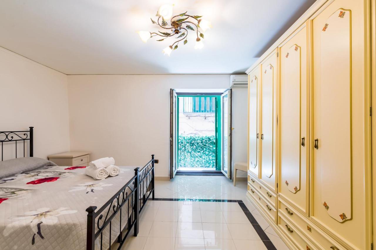 Qs1 - Indipendent Flat In Center Naples Exterior photo